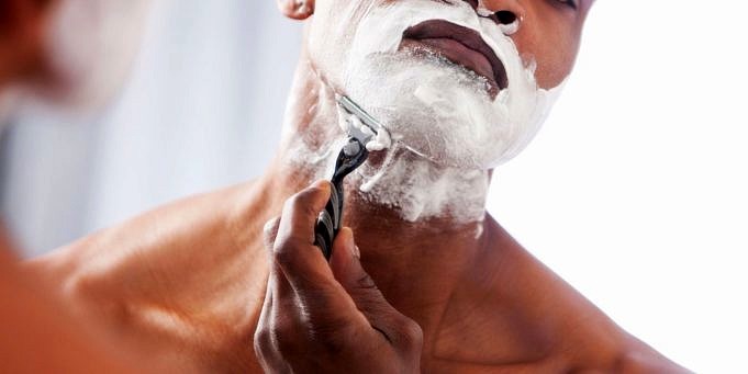 8 Meilleurs Rasoirs Pour Hommes Qui Offrent Un Rasage Agréable Et Lisse